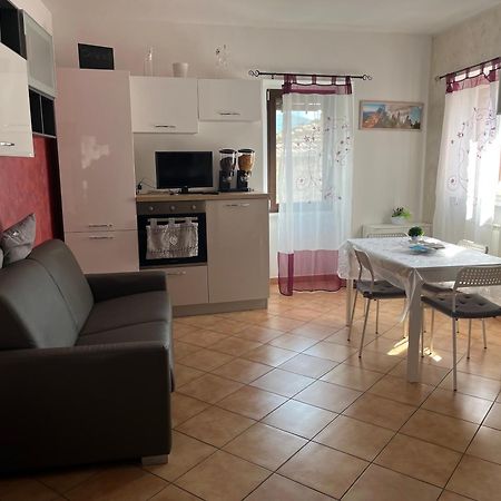 A Due Passi Apartment ปิเอตราเปอร์โตซา ภายนอก รูปภาพ