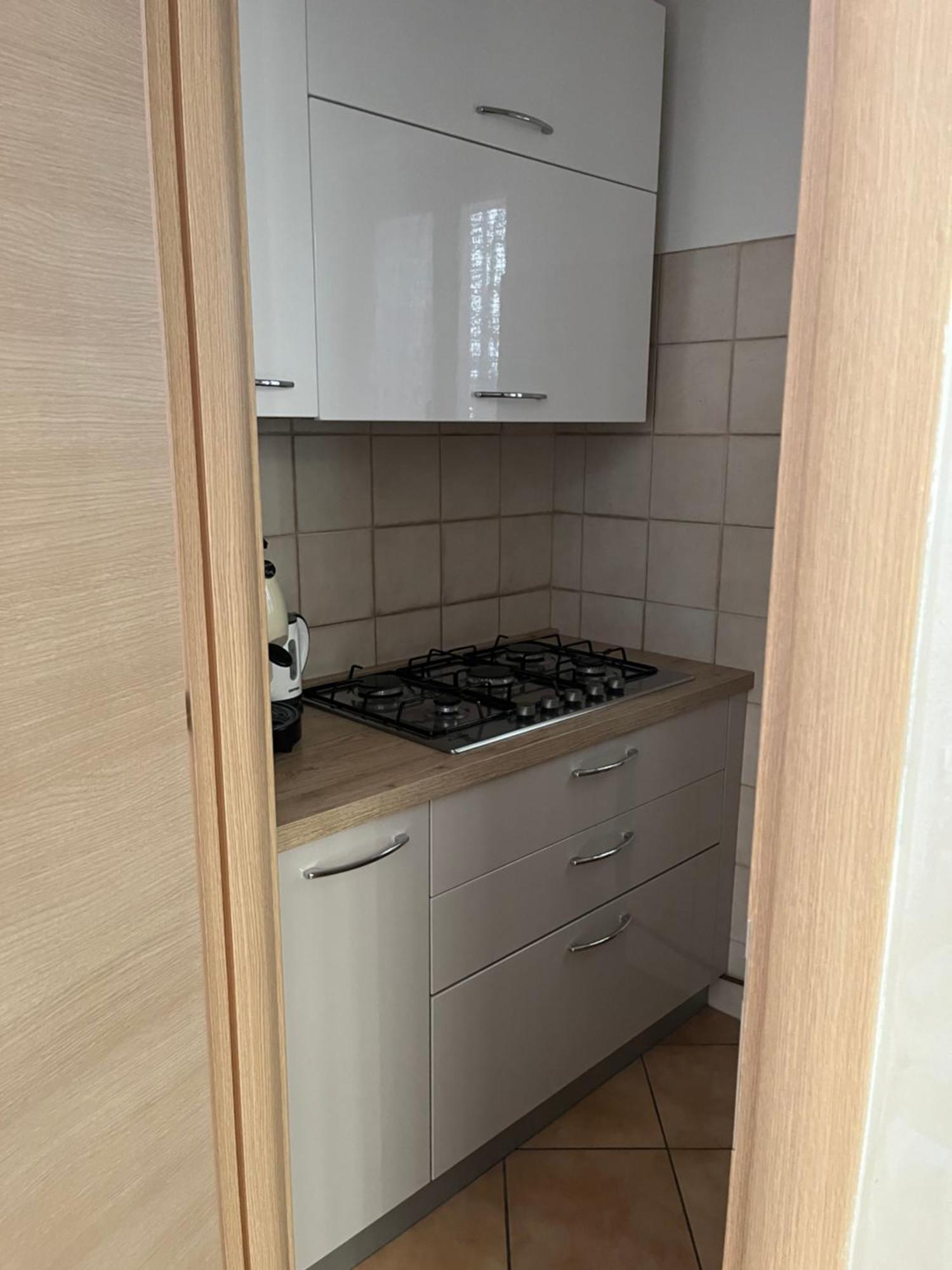 A Due Passi Apartment ปิเอตราเปอร์โตซา ภายนอก รูปภาพ