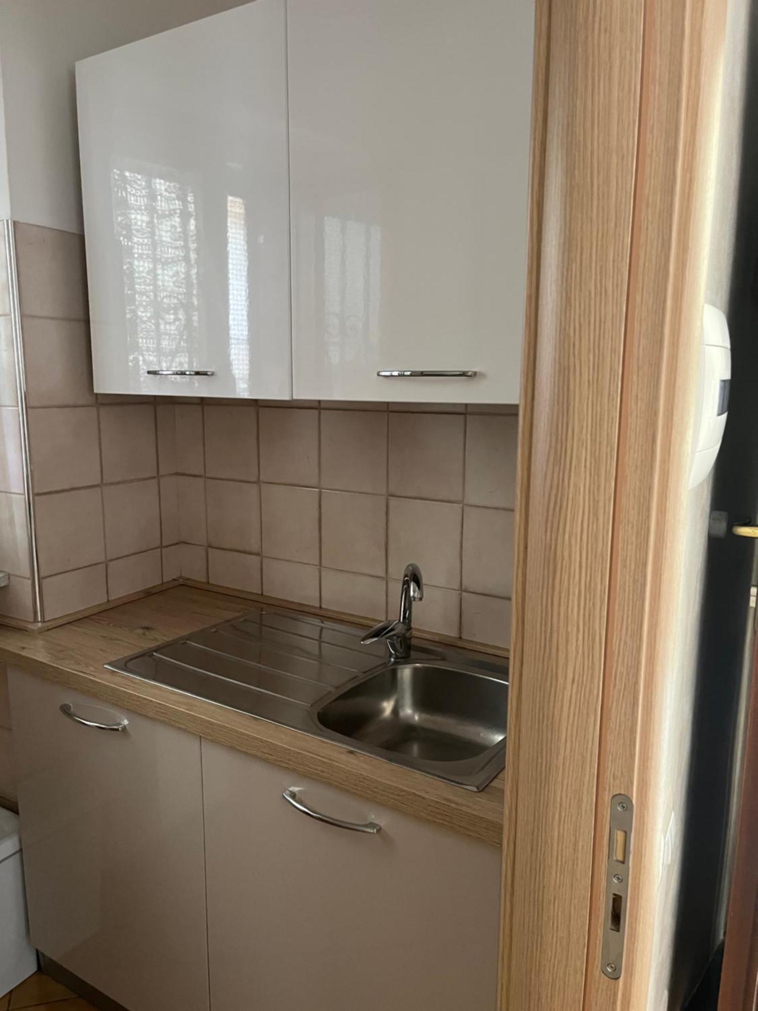 A Due Passi Apartment ปิเอตราเปอร์โตซา ภายนอก รูปภาพ