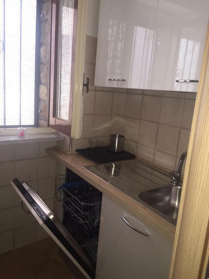A Due Passi Apartment ปิเอตราเปอร์โตซา ภายนอก รูปภาพ